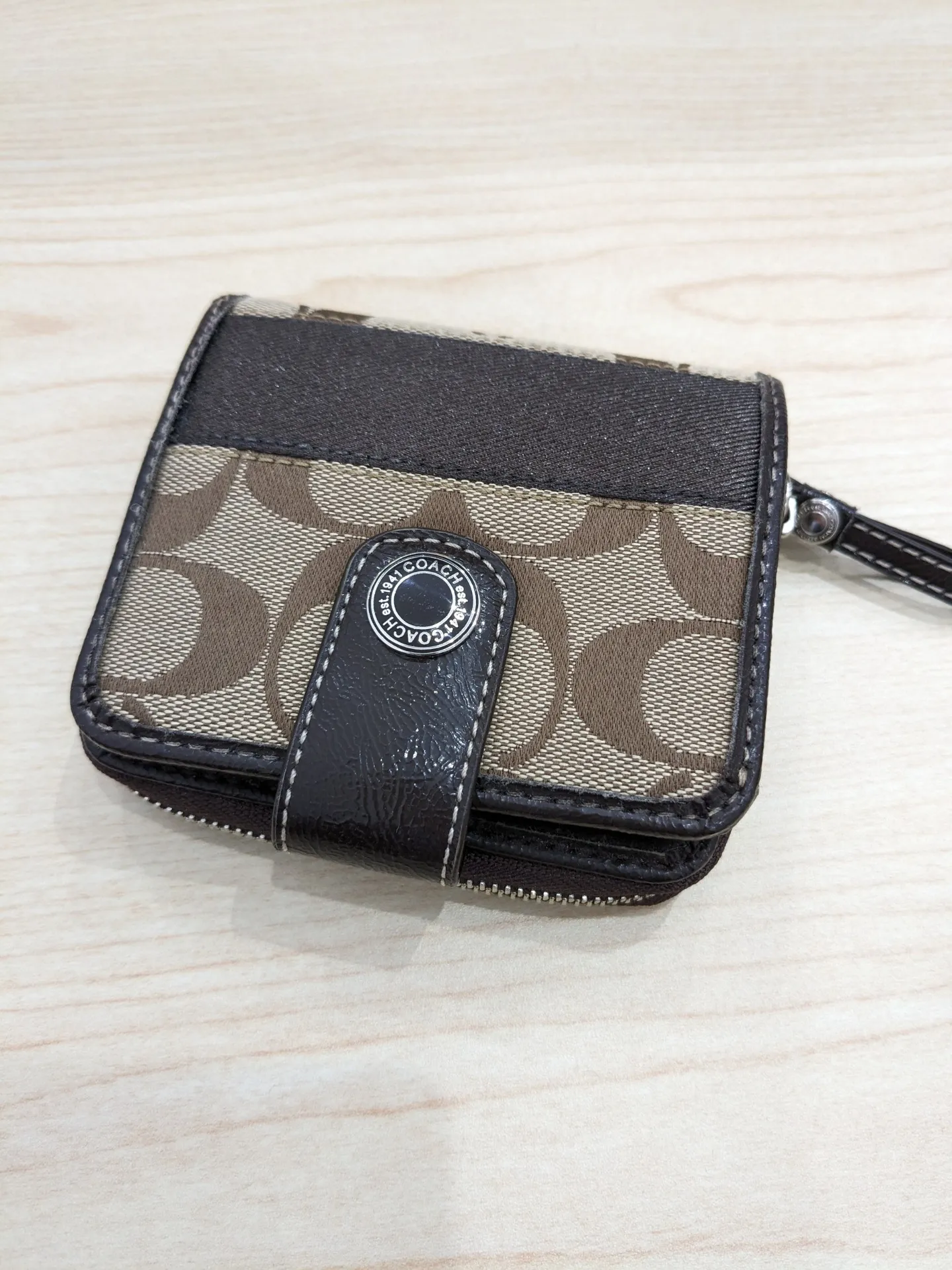 ブランド品、古くなった財布