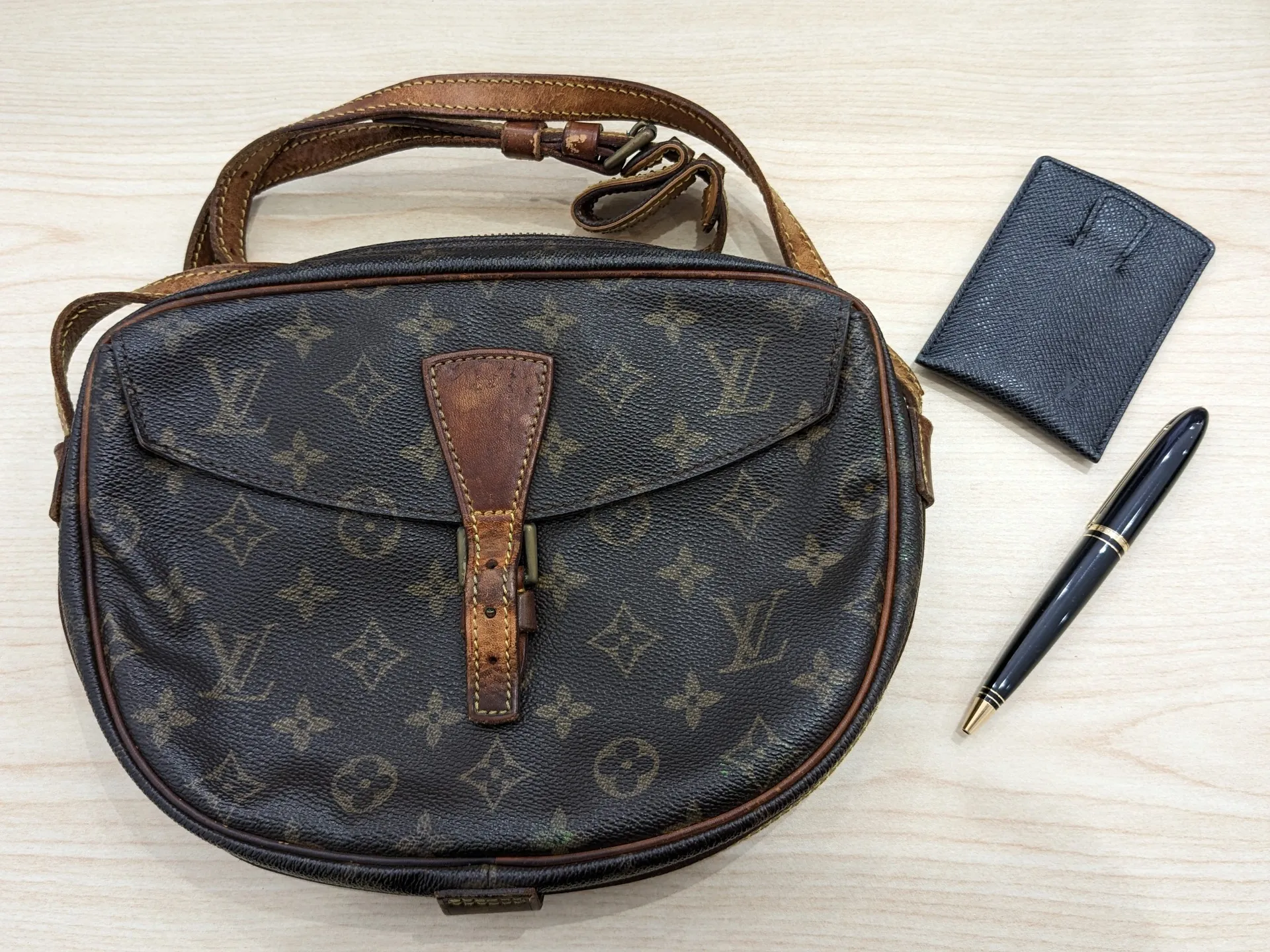 ブランド品、古くなったバッグ、ヴィトン